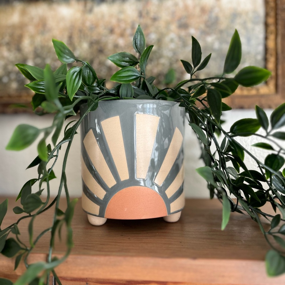 Sunburst Gray Ceramic Planter - Picture 5 of 6
